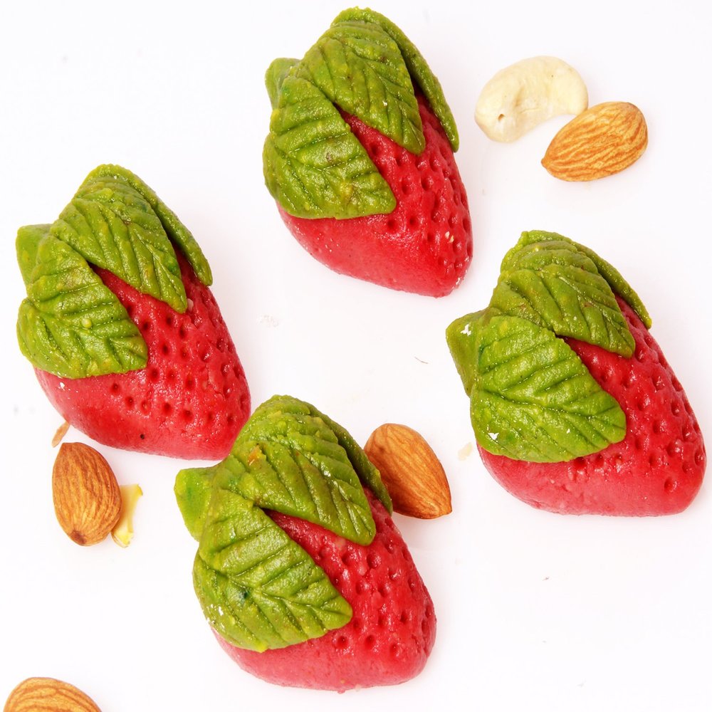 Ghasitaram Gifts Sweets - Dryfruit Stawberry (200 GMS) |Sweets|Sweets Gift Pack|Diwali Sweets|Indian Mithai|Diwali Sweets Gift Box|Sweets Gift Box