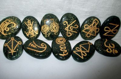 Jet Dark Green Mica Karuna Reiki 11 Stone Set Free 40 Page Booklet on Jet International Crystal Therapy. Oval Crystal Gemstone Engraved Healing Chakra Balancing Pouch Spiritual Pagan Wicca Energy Vibes Aura Quality