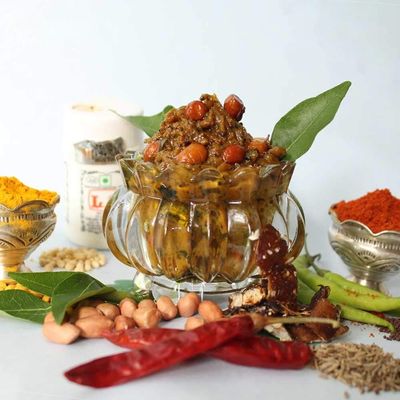 Sitara Foods Pulihora Paste Puliyodharai Puliyogare Pulikachal Homemade 250 Grams pack