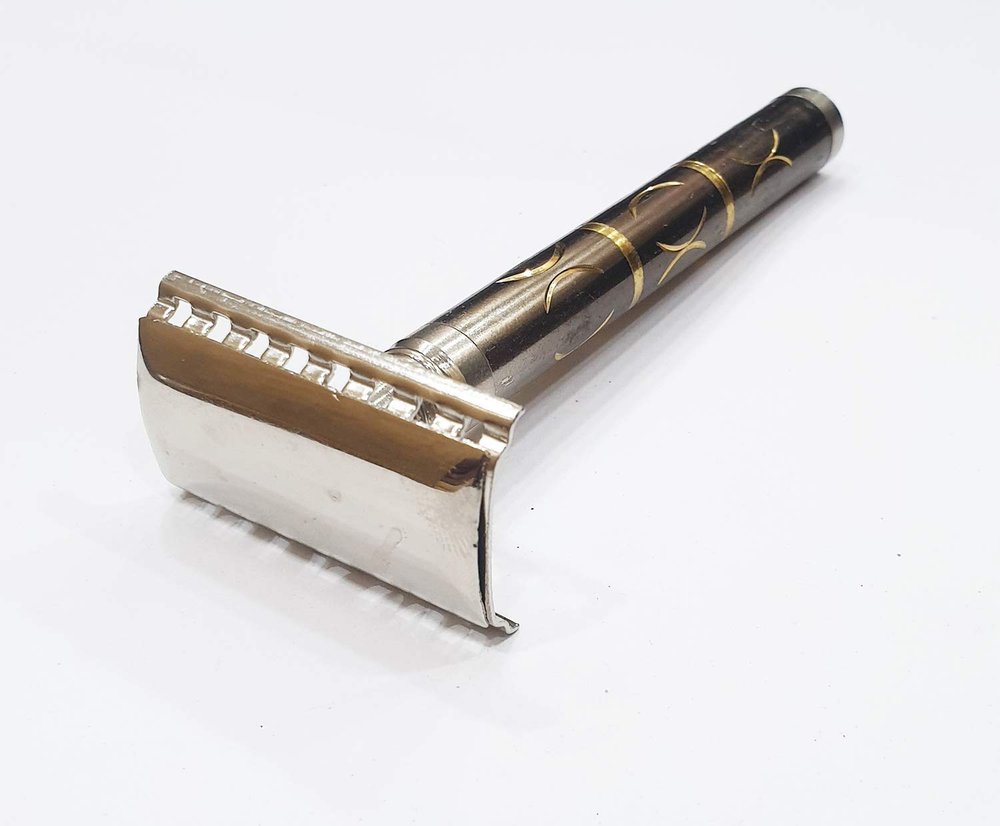 Foreign Holics Double Edge Black Golden Shaving Razor/Safety For Men-4Inch (1 Pcs)