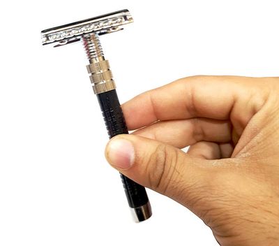 Foreign Holics Stainless Steel Double Edge Safty Shaving Razor with 5 Shaving Blades for Men (Black)