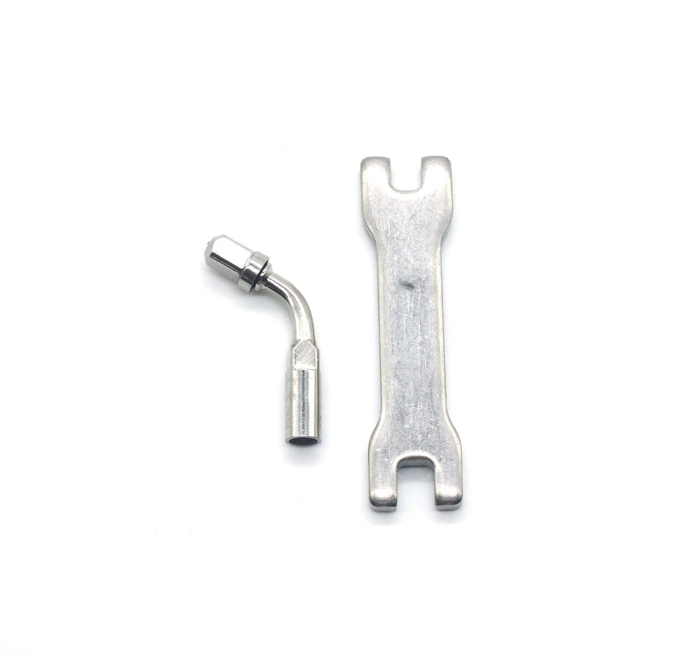 ADDLER DENTAL SCALER SATELEC COMPATABLE TIP E1S CLEANING AND IRRIGATING OF THE ROOT CANAL FOR ENDO 2 HEAD KEY.