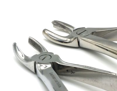ADDLER DENTAL FORCEP UPPER MOLORS LEFT & RIGHT Premium, Easy Grip, No Slip, No Rust, Handle No:- 17 & 18 AP. Life Time Anti Rusting Warranty.