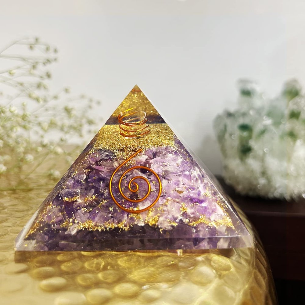 9Dzine Reiki Stones Amethyst Orgone Pyramid Orgonite Pyramid for Reiki Healing and Crystal Healing Stones Pyramid for Vastu Correction,Meditation,Wealth & Prosperity (Purple)