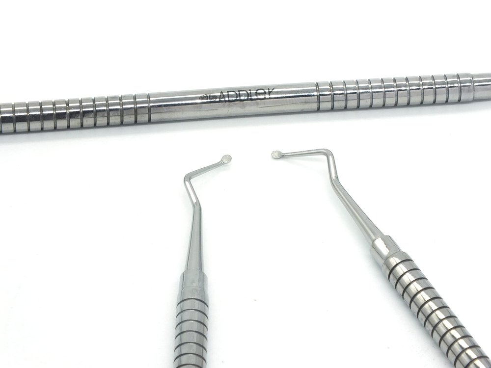 ADDLER DENTAL SPOON EXAVATOR DOUBLE ENDED. PREMIUM SOLID 6 MM. NO RUST, NO SLIP HANDLE. LIFE TIME ANTI RUSTING WARRANTY.