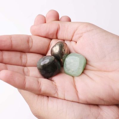 9Dzine Libra Zodiac BirthStones Tumble Set Green Aventurine , Pyrite & Labradorite | Libra Lucky Birth Stones Crystal for Born under -Sep 23  Oct 22 | Healing Crystals Set for Balance, Confidence & Transformation with Guide Card and Red Pouch | Gif