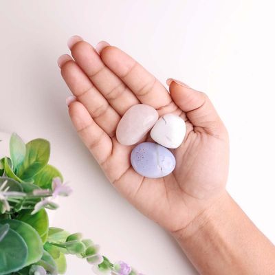 9Dzine Leo Zodiac BirthStones Tumble Set -Blue Lace Agate, Howlite & Rose Quartz | Leo Lucky Birth Stones Crystal for Born under June 22-July 22 | Healing Crystals Set for Astrology, Meditation & Energy Balancing with Guide Card and Red Pouch
