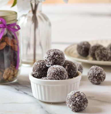 Avyukta Chocolate Coconut Laddu (450gm, Dark Chocolate)