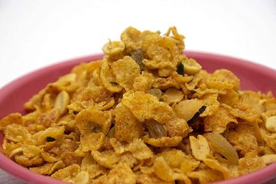 FreshoCartz Falahari falari Saghar Khatta Meetha Chiwda | Homemade Masala Corn and Peanut Chiwra | Makka Chivda for Various Occasion No Preservatives (1800 gram)