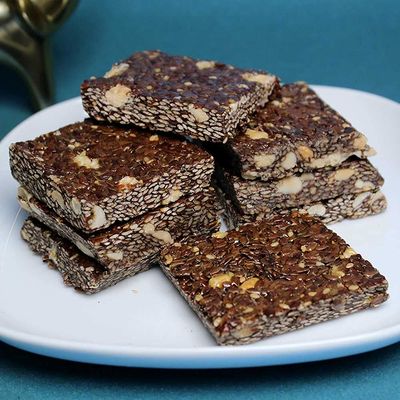 Sitara Foods Flax Seed Chikki | Jaggery Energy Bar | Healthy Indian Snack for Festivals & Gifting | Limited Time Offer