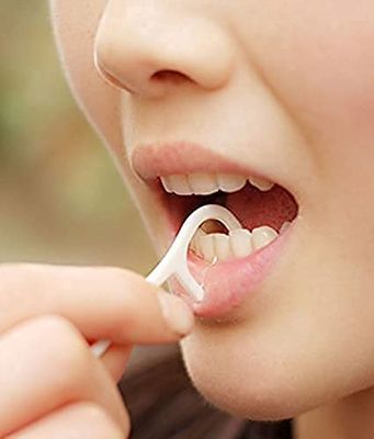 Dental Floss Picks 3in1 | Mint Flavored Flosser with Tongue Cleaner & Toothpick | Disposable White Plastic Picks for Fresh Breath & Plaque Removal (80)