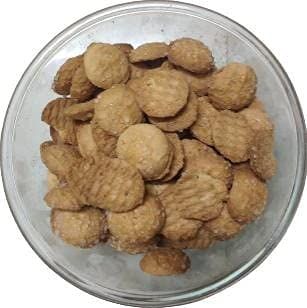 SR Foods Kerala Special Coco Biscuit With Sugar Coated | Crispy And Tasty Cookies | Coin Biscuits | Drop Biscuits | Tiffin Biscuits | Kerala Biscuits | Naaril Bisuits | 90's Kids Biscuits (950g)