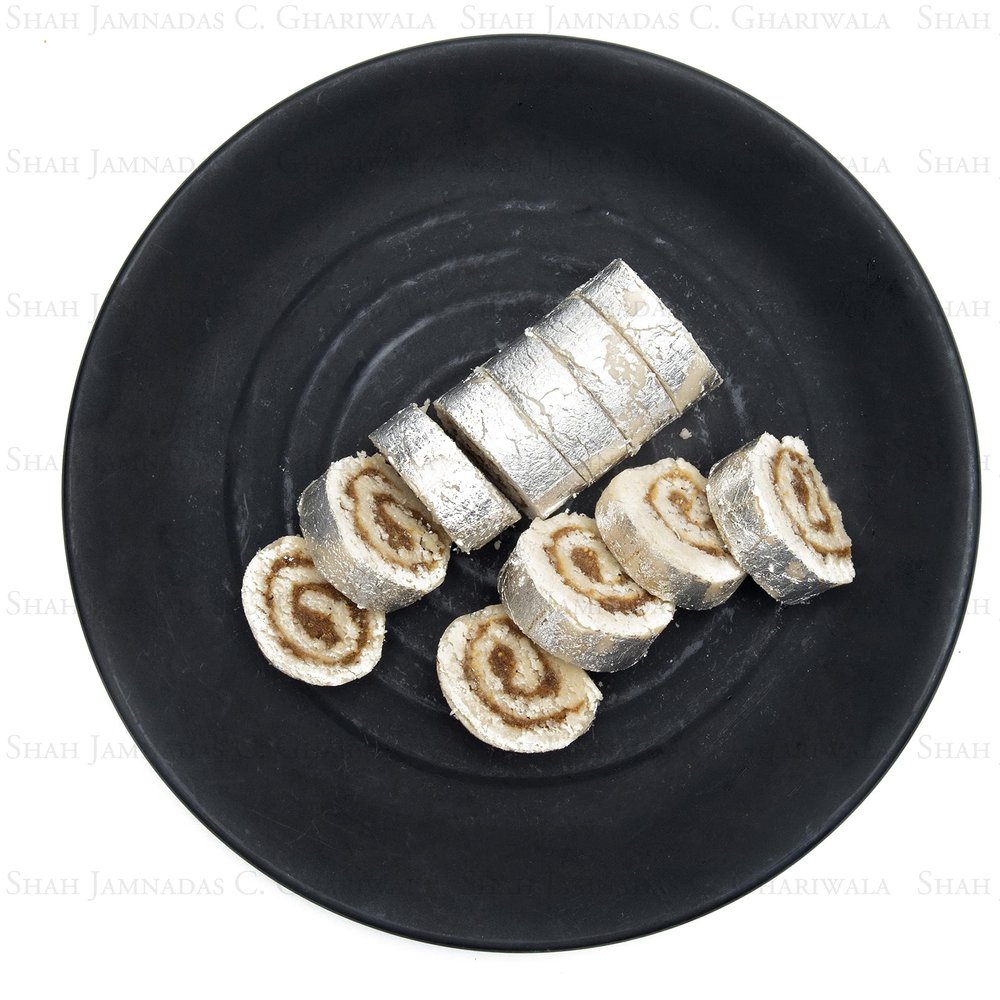 Shah Jamnadas C. Ghariwala Premium Delicious Sweet Kaju Anjeer Roll, Kaju Anjeer Barfi, Kaju Anjeer Sandwich, Indian Mithai Sweets, Dessert for Any Festival and Functions, 400g