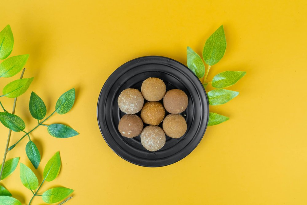 Ladoo Basket Assorted Ladoos- Combo of Regular Sweets- 400 Grams