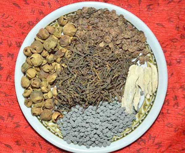 A D Food & Herbs Organic Panchkutta / Ker Sangri Dried Sabzi (Rajasthani/Marwari Origin) Dried Ingredients (750 GMS)
