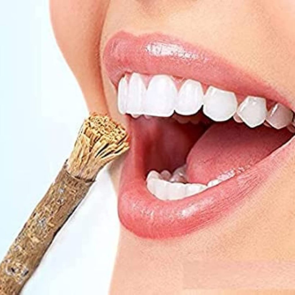 Santarms Ayurvedic Natural Organic Neem Datun Toothbrush Nim Tree Twigs Chew Sticks For Brushing Teeth Removes Bad Breath, Relieve Tooth Ache Teeth. Fresh Seed (Pack Of 25 Pieces)
