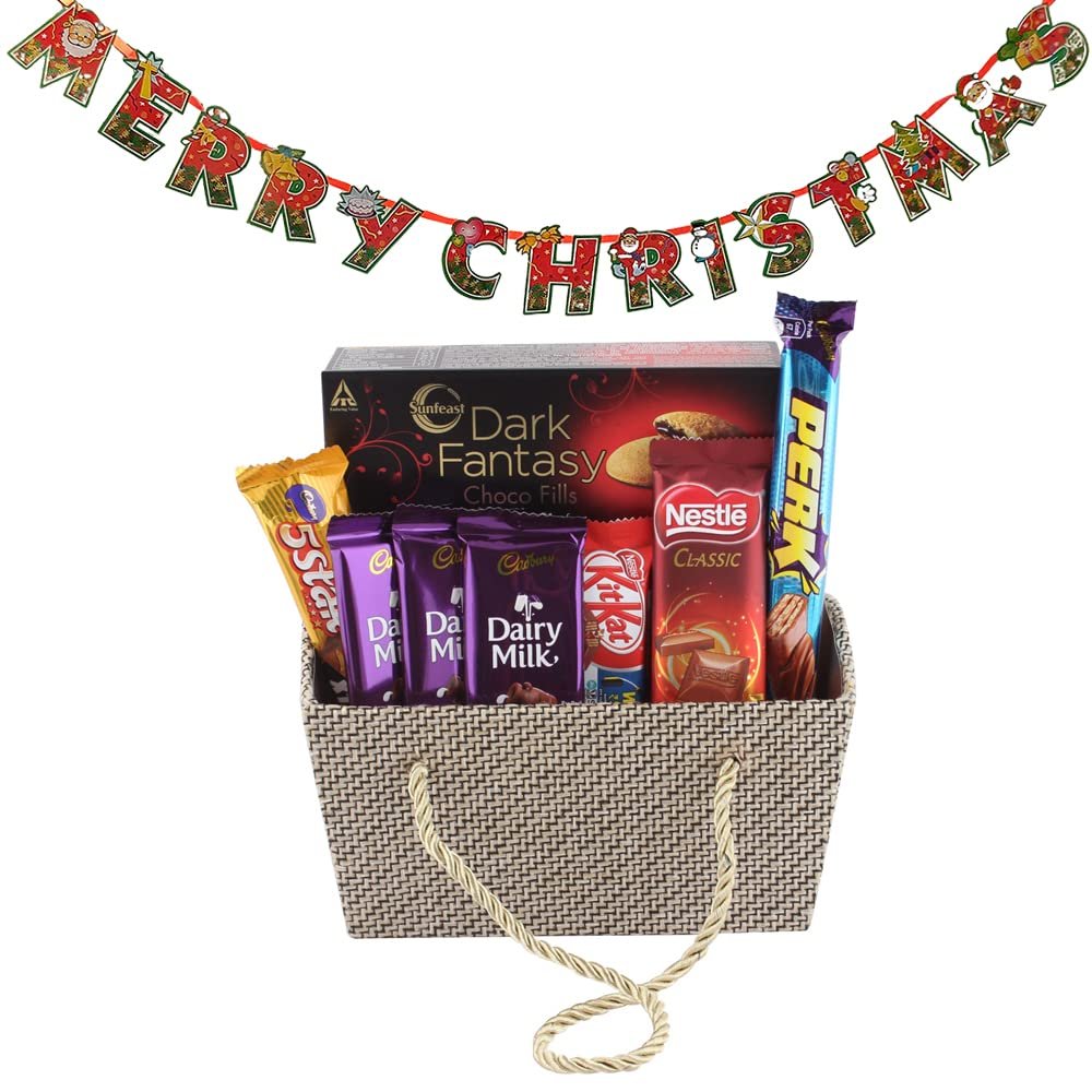 SFU E Com Chocolates Gift Hamper with Creamy Chocolates| Premium Christmas Chocolate Combo | Christmas Toran with Chocolat Gift | Christmas Chocolate Hamper | 818