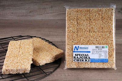 Neelam Foodland Rajgira Chikki Square, Amaranth Chikki Bites, Perfect Snack for Home, Travel, Picnic, 400 G