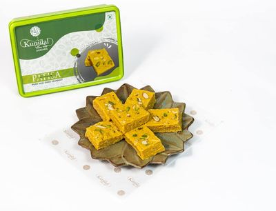 Kunjilal's Soanpapdi (Patisa) Mithai | Premium Desi Ghee Sweet with Dry Fruits | Rich Flaky Indian Mithai | Perfect Festive Gifting Box