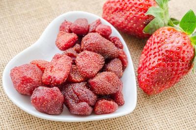 A D Food & Herbs Dried Strawberry - Dry Fruits,Healthy Snacks Breakfast, Cakes Cookies Baking, Jams, Smoothies, Ice Creams, Muesli & Granola Ingredient (250 Gms)