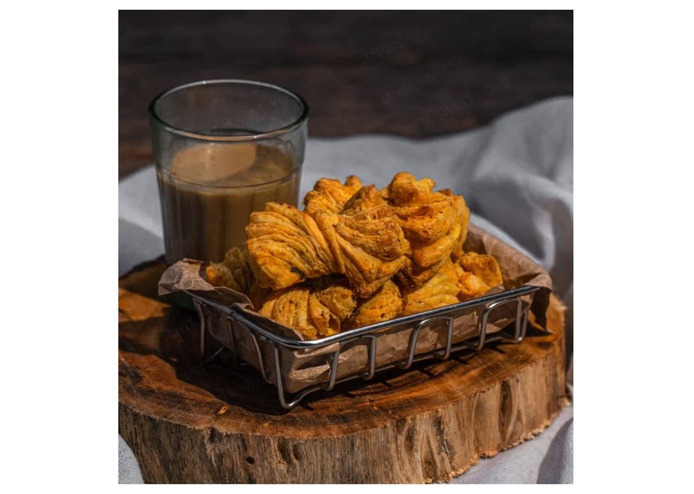 Ghotaram Sikar Handcrafted Table Twisted Khari Puff|Croissant Twists Puff Khari|Chaaii/Chai-tea Time Partner|Crunchy Twisted Khari Puff/Mouth-Watering Butter Khari Puff Twists-850g(850g*1Pac)