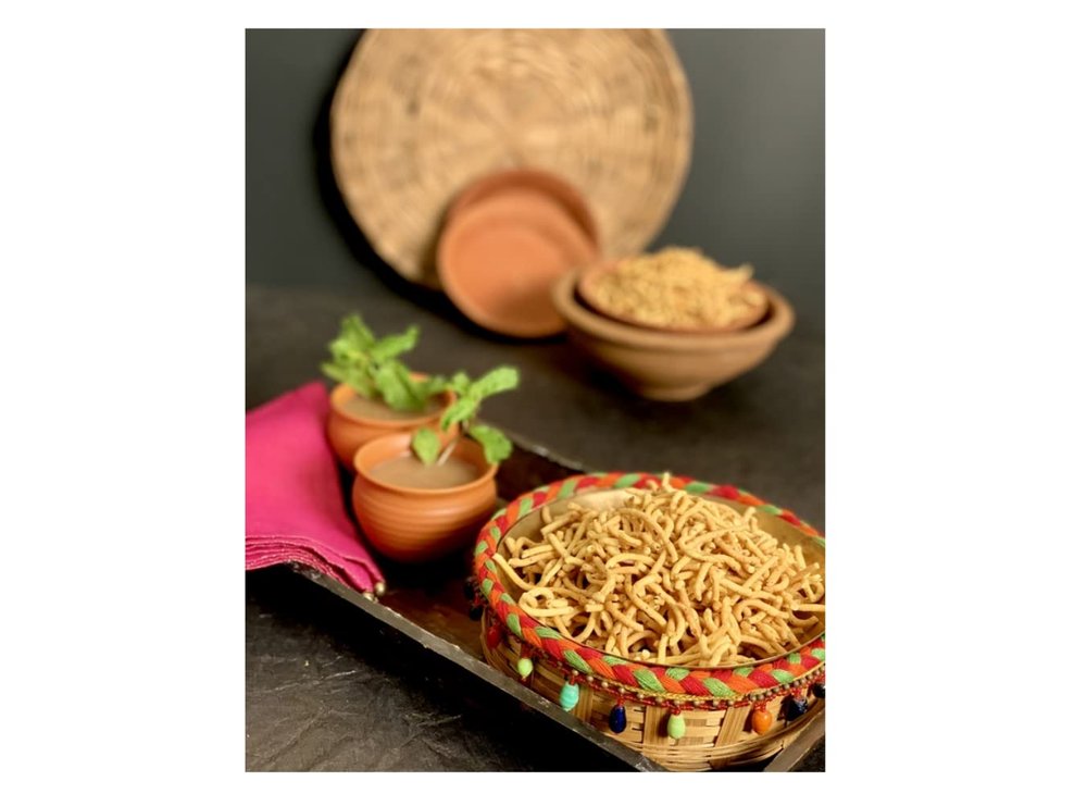 Changezi's Namkeen Ratlami Sev||Ratlami Bhujiya||Traditional Spicy Indore Malwa Namkeen||Famous Snacks of India||All Time Perfect Party Snack||Made with 100% Groundnut oil Ratlami Sev-1Kg*6Pack