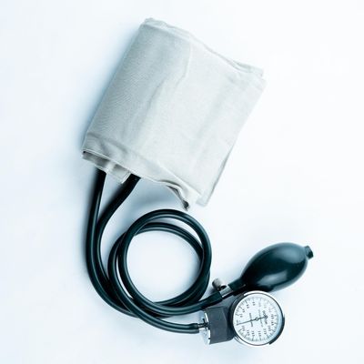 Dishan Sphygmomanometer Doctor D for Aneroid Type Blood Pressure Monitor With Arm Cuff Wrapping Guide BP Machine(Black)