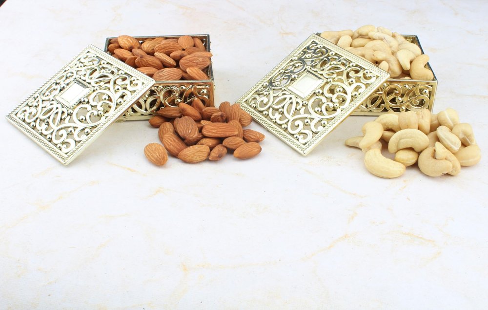 SFU E Com Dry Fruit Gift Hamper With Golden Box And Cashew, Almond | Ideal for Rakhi, Diwali and Festive Gifting | Dry Fruit Hamper For Corporate Gifts, Family, Friends, New year | 059