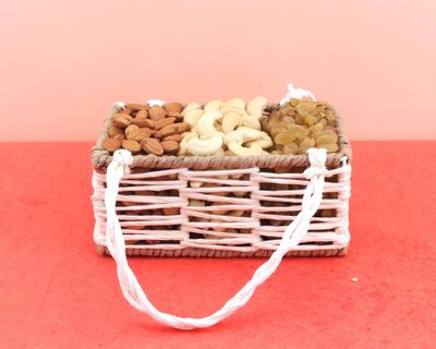 SFU E Com Dry Fruit Gift Hamper With Fulfil Designer Basket to Cashew, Almond And Raisin | Dry Fruit Hamper For Corporate Gifts, Family, Friends, New year | 123