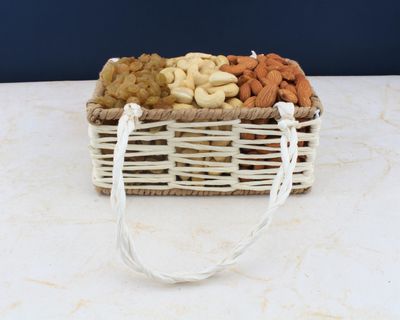 SFU E Com Dry Fruit Gift Hamper With Fulfil Designer Basket to Cashew, Almond And Raisin | Dry Fruit Hamper For Corporate Gifts, Family, Friends, New year | 049