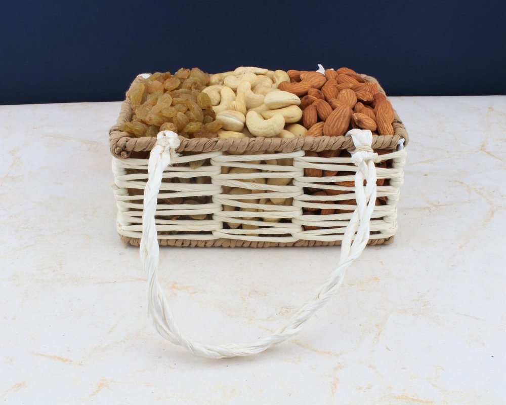 SFU E Com Dry Fruit Gift Hamper With Fulfil Designer Basket to Cashew, Almond And Raisin | Dry Fruit Hamper For Corporate Gifts, Family, Friends, New year | 049