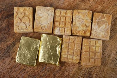Health Benefits Jaggery Cubes - gur candy gur cube, Natural, Preservative-Free | Gud Jaggery for Immunity Boost, Sweet Delight | Desi Gur, Rich in Nutrients (10 candy