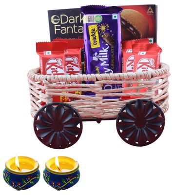 SFU E Com Amazing Crackle With Loaded Kitkat Chocolate Hamper| Diwali Chocolate Gift | Premium Diwali Chocolate With 2 Pieces Matki Diya Hamper | Chocolate Gift Hamper | 1486