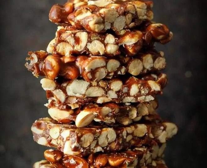 Chikki 500 gm Mungfali Gazak | Chikkis Jaggery | Crunchy Peanut Bar | Groundnut Mittai | Traditional Indian Sweets