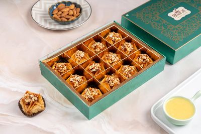 Bharat Baklava Almond Pyramid Sweet Baklava Box | Pure Veg Almond Baklava (350 GMS)