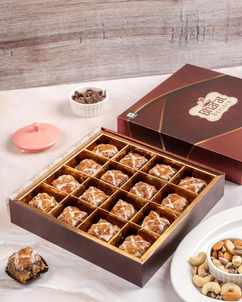 Bharat Baklava Chocolate Baklava Dough along with Cow Ghee | Honey and Chocolate Baklava (350 g)