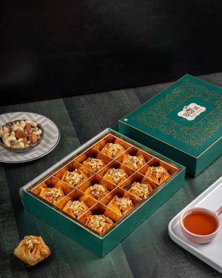 Bharta Baklava Mixed Dry Fruit Pryramid (250 g)