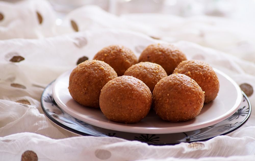 MMR Bellam Minapa Sunnundalu,Jaggery Urad Dal Ladoo, Home Made (Bellam Sunnandalu, 250 gms (5pcs))