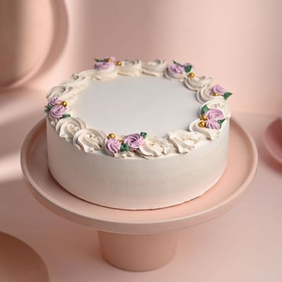 FlowerAura Delicious Silky Smooth Fresh Elegant Yummy Vanilla Cake For Gifting As Birthday Cake, Anniversary Cake, Valentine's Day Cake, Mother's Day Cake & Farewell Cake (Same Day Delivery) (1Kg)