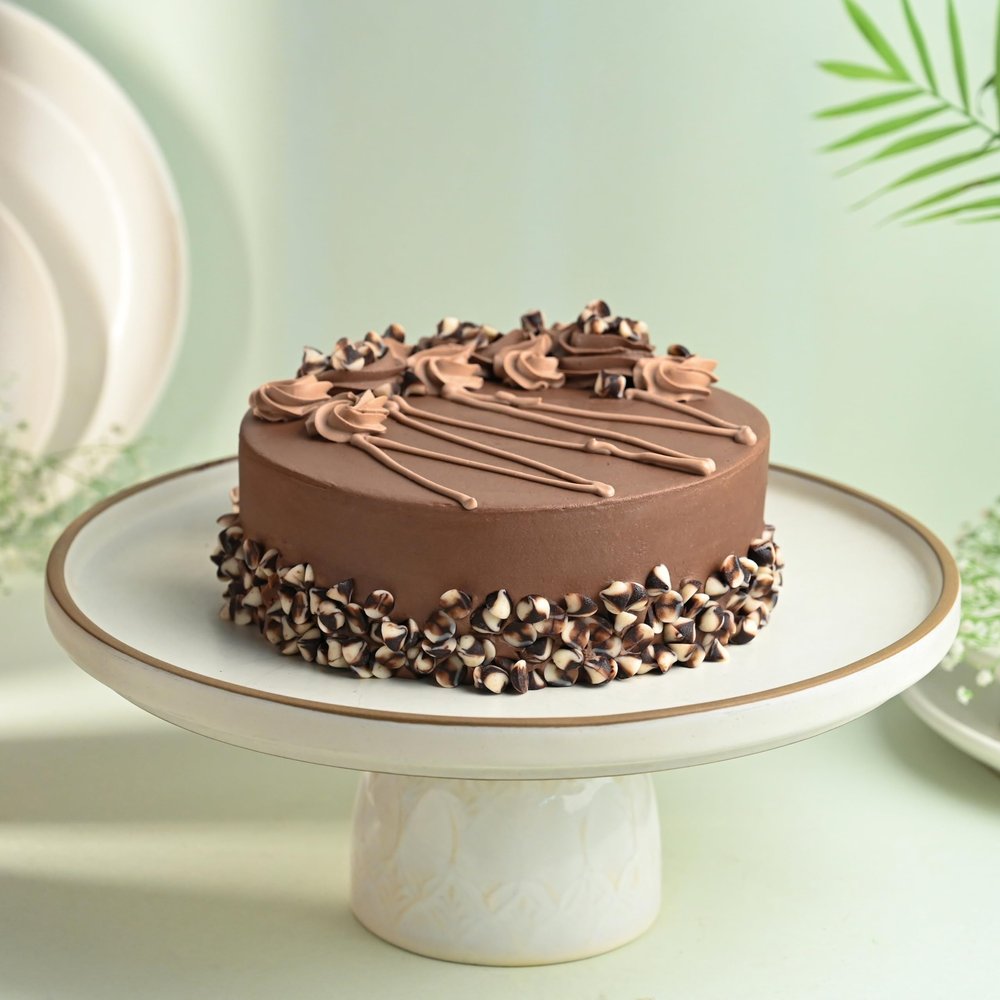 FlowerAura Delicious Silky Smooth Fresh Irresistible Chocochip Yummy Chocolate Cake For Gifting As Birthday Cake, Anniversary Cake, Valentine's Day Cake, Mother's Day Cake (Same Day Delivery) (2Kg)