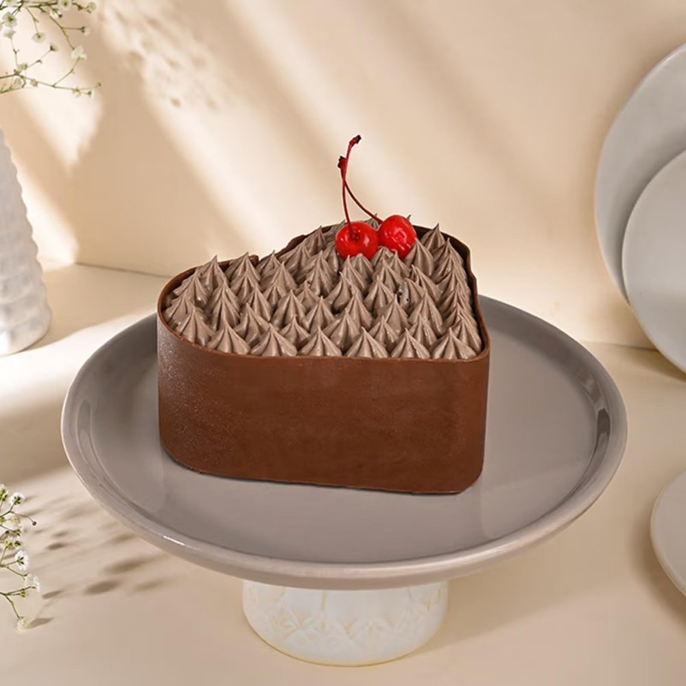 FlowerAura Delicious Heart Shape Special Yummy Chocolate Cake For Birthday Cake, Anniversary Cake, Valentine's Day Cake, Mother's Day Cake, Christmas Cake, Women's Day Cake (Same Day Delivery) (0.5Kg)