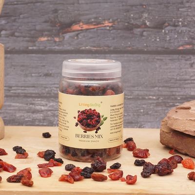 Living Strong Non Damaged Dried Cranberry, Bluberry, Strawberry, Black Currant Berries Mix Delicious Healthy Mixed Dried Berries Fruits Mix Snack Box (125g)