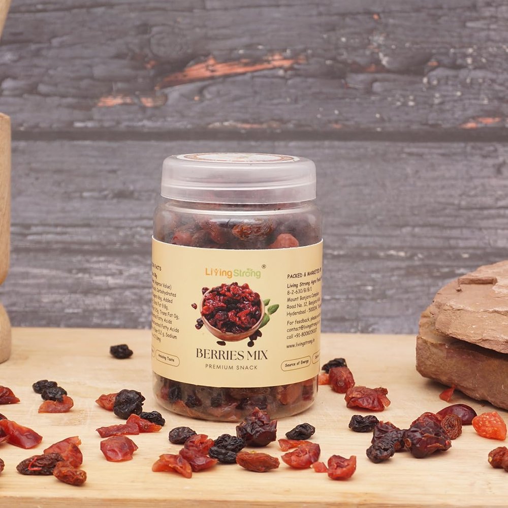 Living Strong Non Damaged Dried Cranberry, Bluberry, Strawberry, Black Currant Berries Mix Delicious Healthy Mixed Dried Berries Fruits Mix Snack Box (125g)