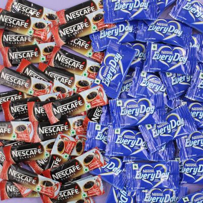 Nescafe Classic Coffee with Everyday Dairy Creamer Combo Pack (60 Coffee + 60 Dairy Creamer), Instant Coffee Sachets (Coffee 0.9g) (Dairy Creamer 3gm)