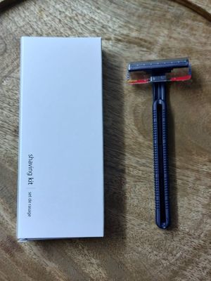 AKM GLOBAL Hotel Shaving kit (1 Razor & 1 Shaving Gel Sachet 4g) | Individually Wrapped Toiletries Amenities for Hotel Travel Shaving Kit - Pack of 10