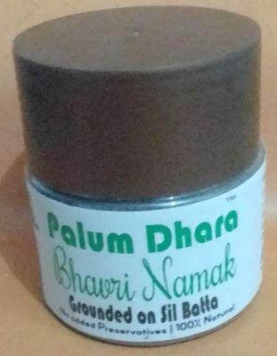 Bhavri Namak Grounded on Sil Batta, Rock Salt, Garlic, Mint Leaves, Green & Red Chilli & Ginger