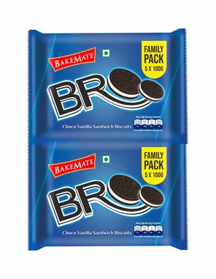 BakeMate Bro Choco Vanilla Cream Sandwich Biscuits Family Pack  Pack of 2 (500g Each) | Total 1000g | Cream-Filled Biscuits Combo Pack