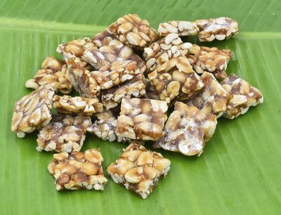 CooPany Traditional Peanut Chikki Bar/Jaggery Swets/Peanut Healthy Snaks 5 x 200 Grams