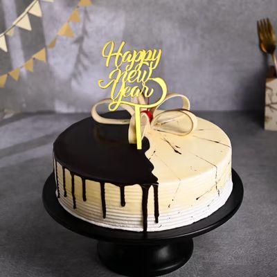 Floweraura New Year Special Fresh Yummy New Year Choco Vanilla Cake With Topper | New Year Celebration Cake | 2025 Celebrations Cake | New Year's Eve Cake | Party Cake (Same Day Delivery) (2Kg)