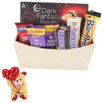 SFU E Com 7 Pieces Chocolate Hamper With Attractive Golden Basket | Valentine Heart Teddy Bear With Chocolate Combo | Valentine Chocolate Hamper | 258